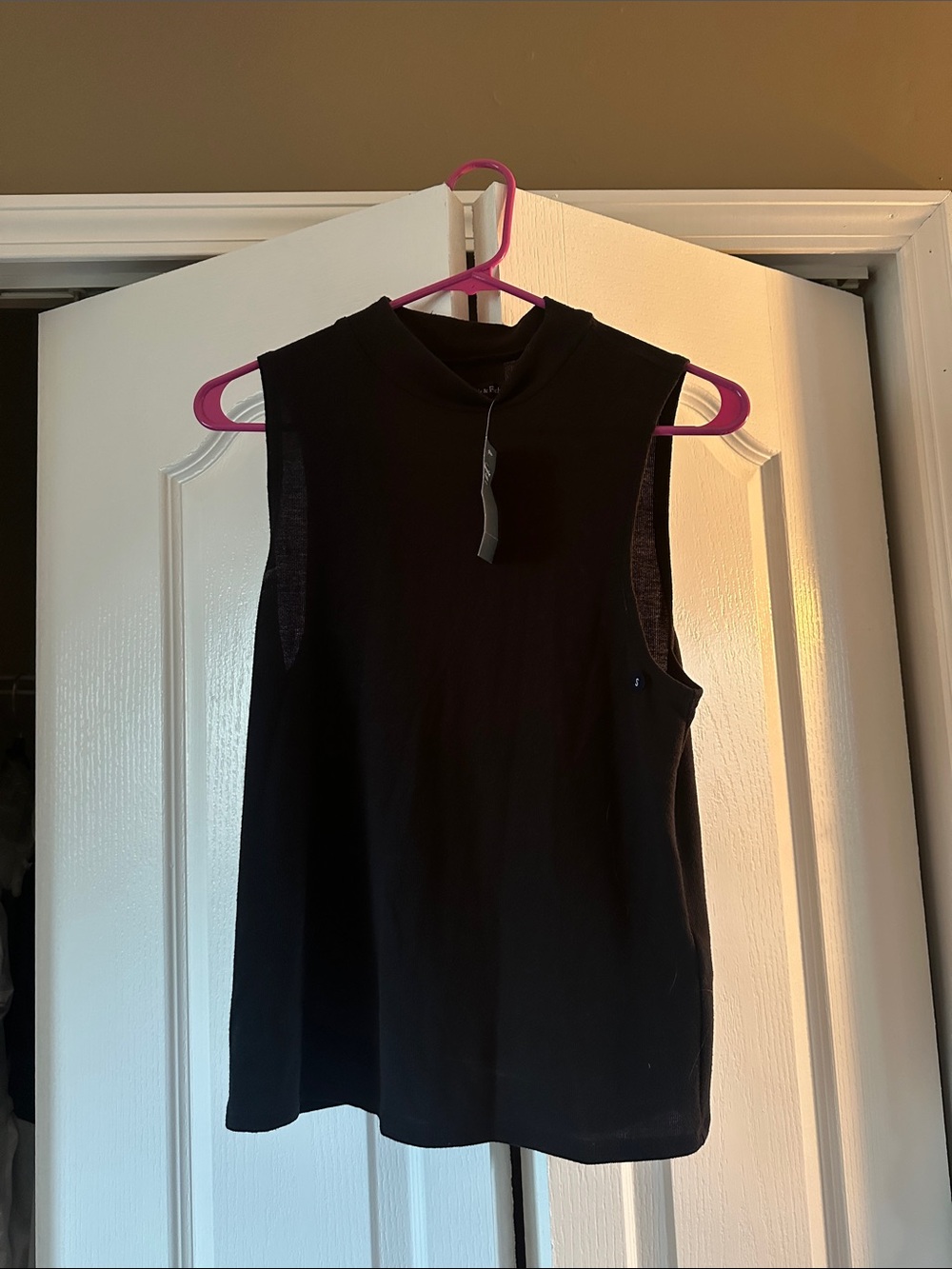 Abercrombie & Fitch Black Sleeveless Mock Neck Tank NWT